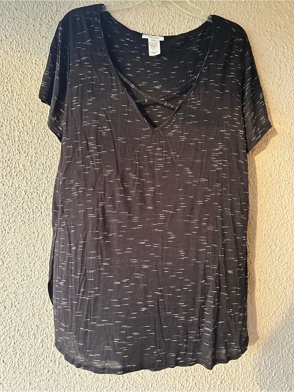 Persaya Black Speckled white Crisscross V-Neck Short Sleeve Top 2X NWOT